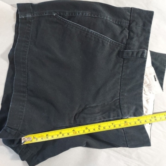 Shorts - Picture 6 of 8